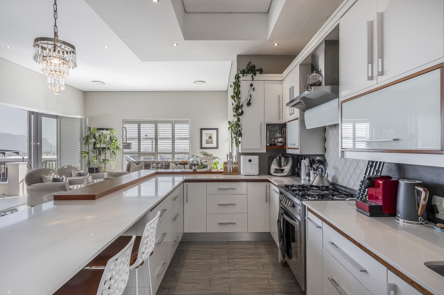 5 Bedroom Property for Sale in Meerhof Estat Western Cape